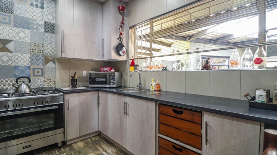 3 Bedroom Property for Sale in Flamwood North West